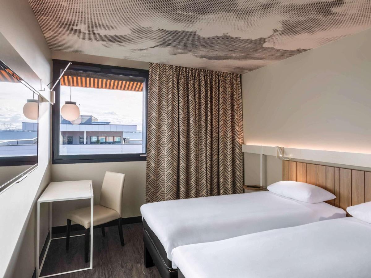 Отель Ibis Lyon Est Мезье Экстерьер фото