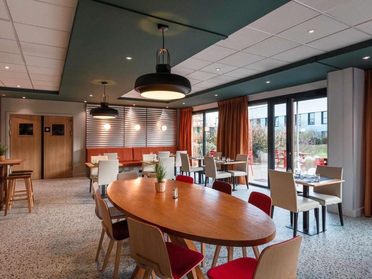 Отель Ibis Lyon Est Мезье Экстерьер фото