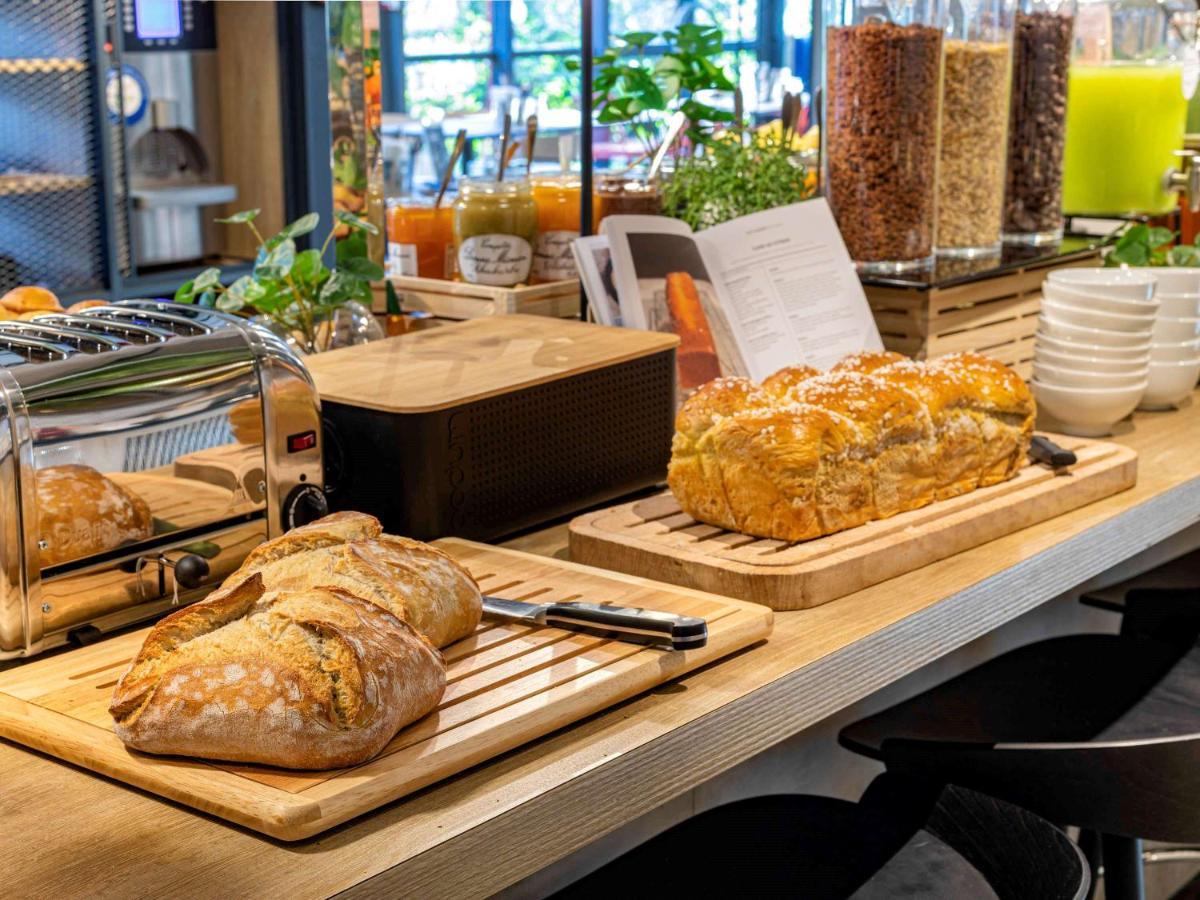 Отель Ibis Lyon Est Мезье Экстерьер фото